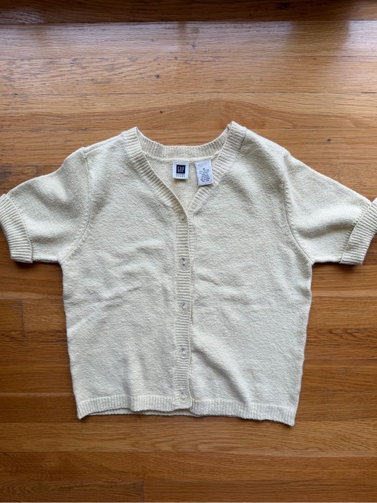 GAP Tops - Vintage Y2K GAP Butter Yellow Short Sleeve Knit Cardigan Sweater - Size M